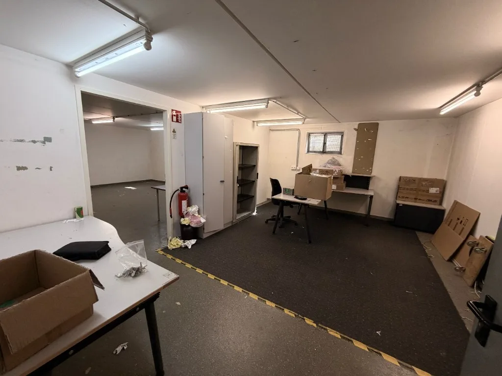Büroauflösung - Vorher